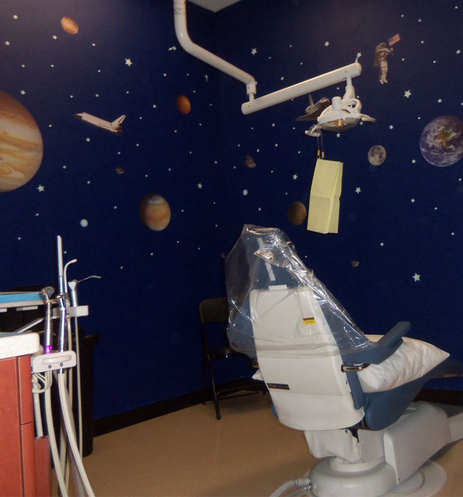 Space-Themed Pediatric Dental Treatment Room | Hardie Dentistry